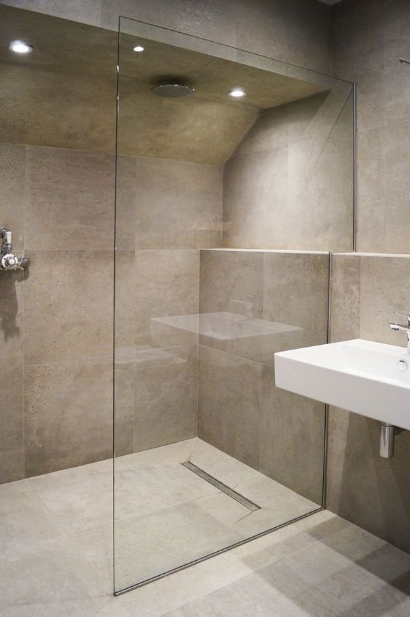 Glass shower screen fitted in a Manchester bathroom
